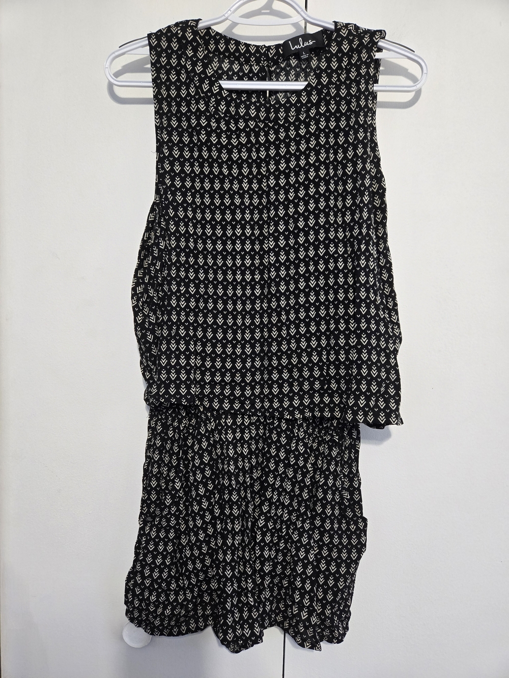 Lulus Black White Print Sleeveless Romper Size Large‎ NWT